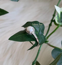 Load image into Gallery viewer, Halo Round Memory Ring