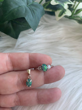 Load image into Gallery viewer, Oval Pendant