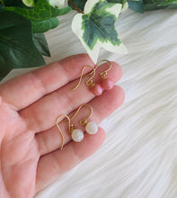 Load image into Gallery viewer, Pearl Hook Earrings