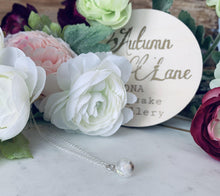 Load image into Gallery viewer, Pearl Pendant
